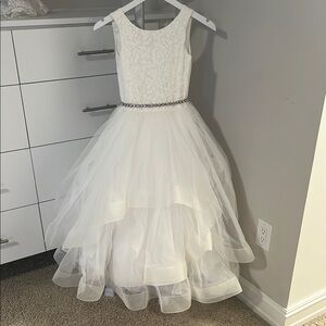 Elegant White Kids Dress with Beaded Waist